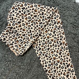 RYDERWEAR BUTT SCRUNCH LEGGINGS ANIMAL PRINT
